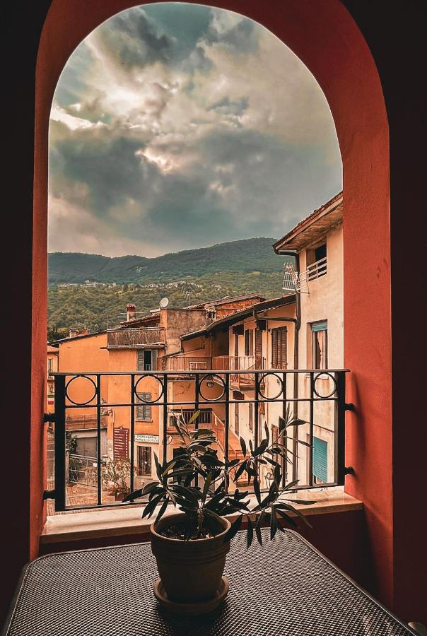 Casa Vacanze Al Lago P2 Monasterolo del Castello Eksteriør billede