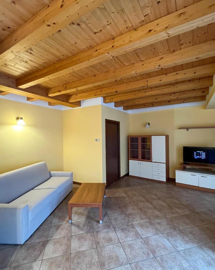 Casa Vacanze Al Lago P2 Monasterolo del Castello Eksteriør billede