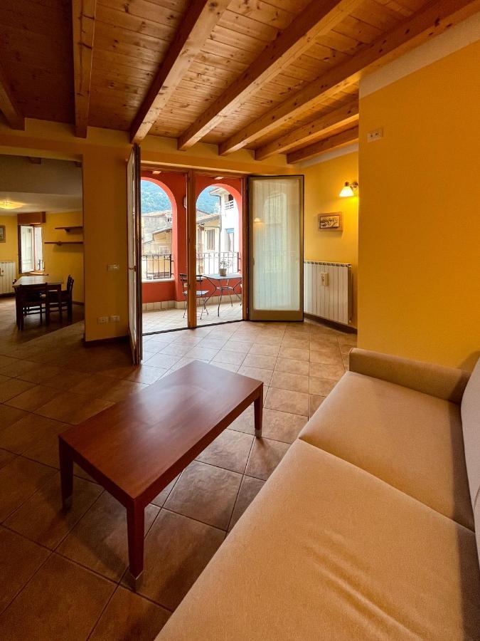 Casa Vacanze Al Lago P2 Monasterolo del Castello Eksteriør billede