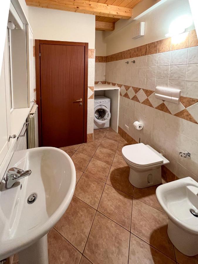 Casa Vacanze Al Lago P2 Monasterolo del Castello Eksteriør billede